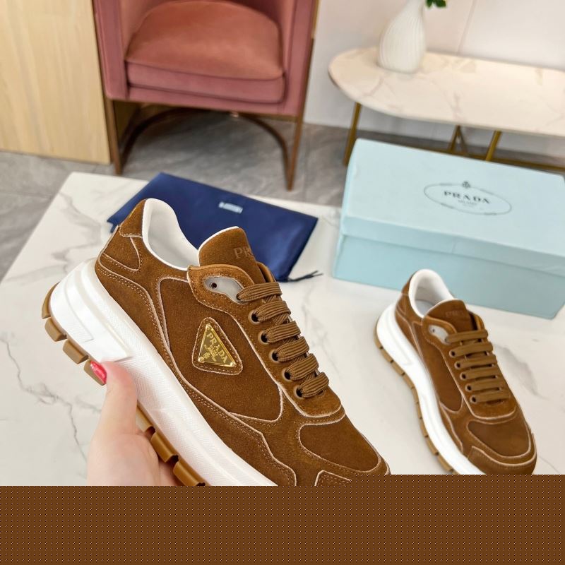 Pra*a casual shoes